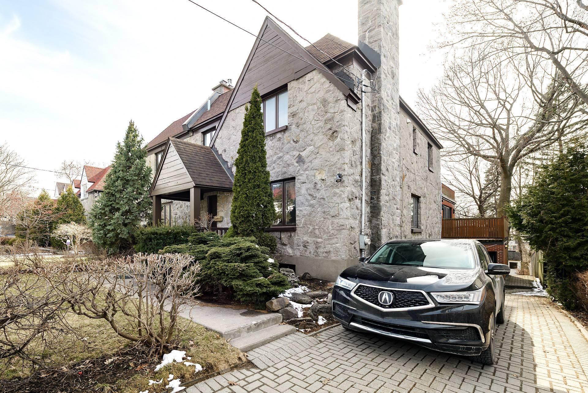 









5011


Ch. Mira

,
Montréal (Côte-des-Neiges/Notre-Dame-de-Grâce),




QC
H3W2B9

