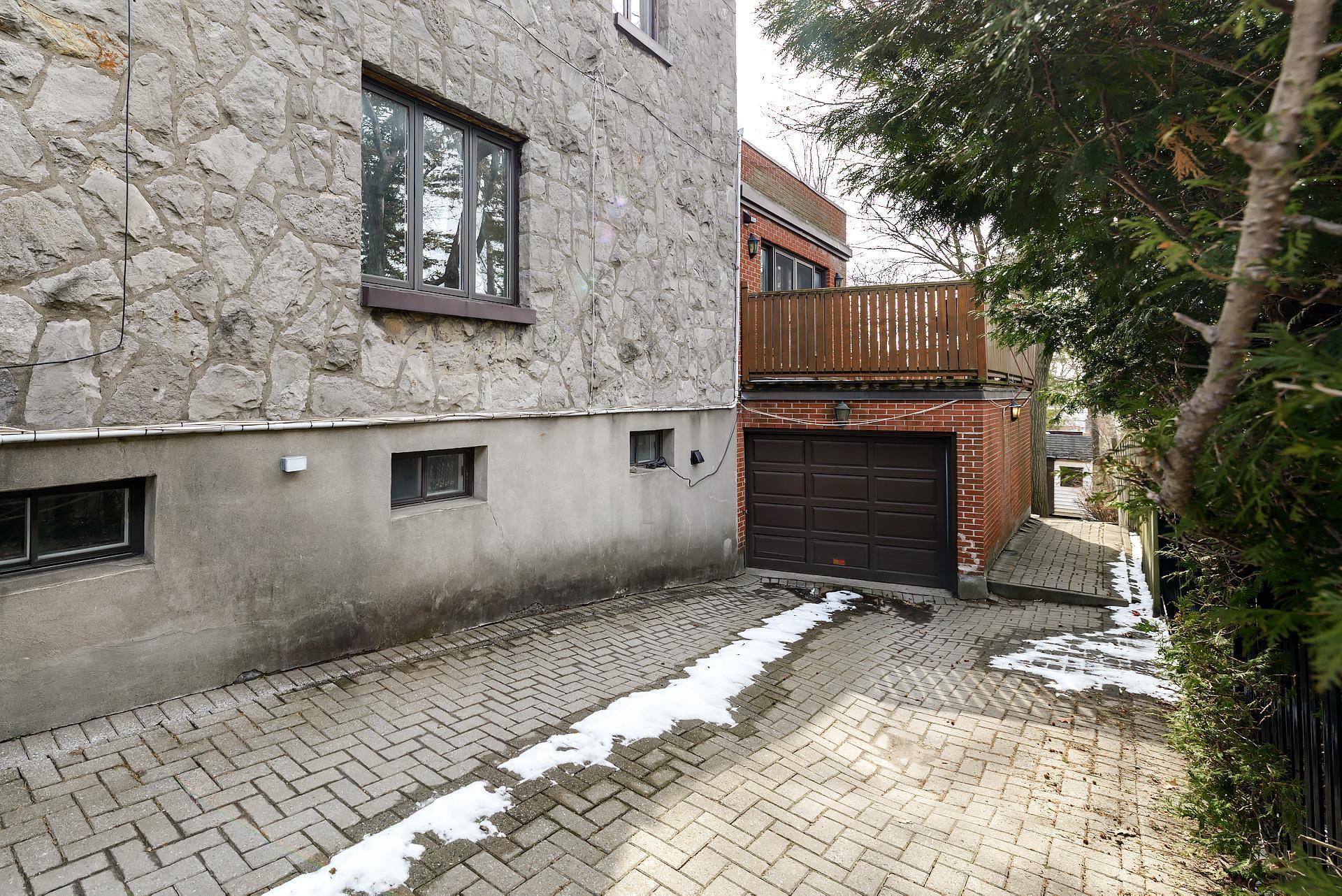 









5011


Ch. Mira

,
Montréal (Côte-des-Neiges/Notre-Dame-de-Grâce),




QC
H3W2B9

