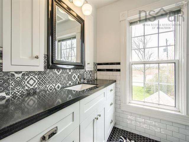 












53 King Street

,
Hortonville,




NS
B4P 2R3

