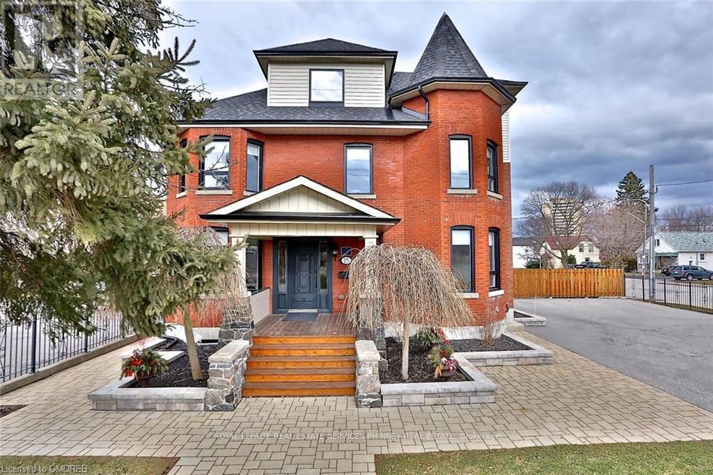 












15 MISSISSAUGA ROAD S

,
Mississauga,




Ontario
L5H2H5

