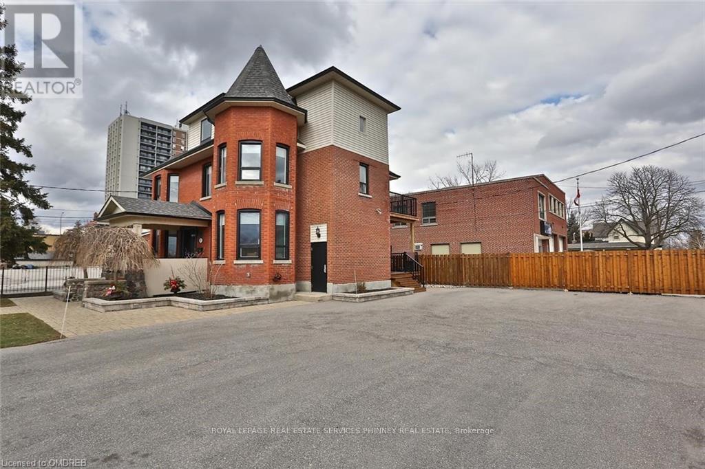












15 MISSISSAUGA ROAD S

,
Mississauga,




Ontario
L5H2H5

