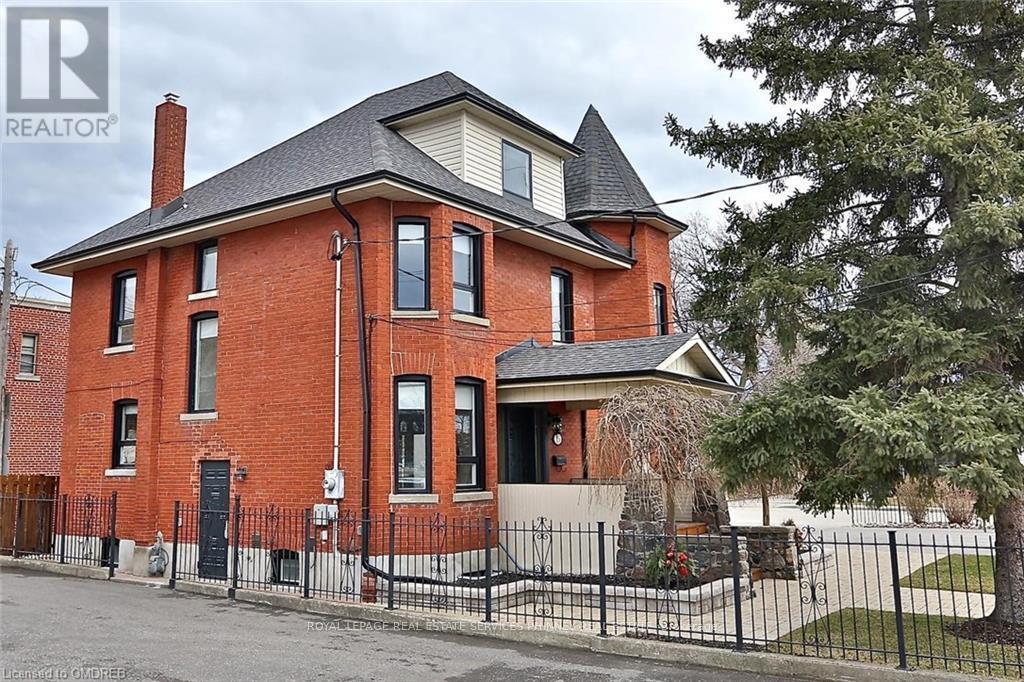 












15 MISSISSAUGA ROAD S

,
Mississauga,




Ontario
L5H2H5

