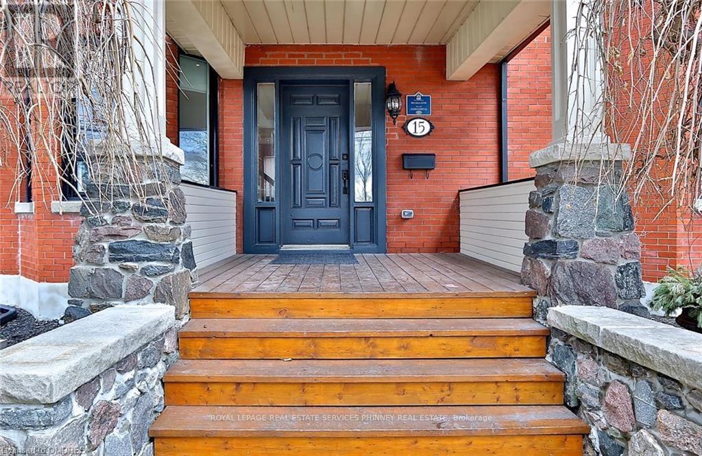 












15 MISSISSAUGA ROAD S

,
Mississauga,




Ontario
L5H2H5

