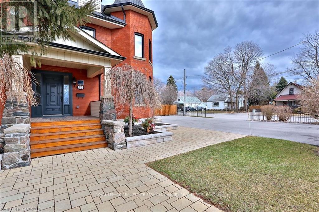 












15 MISSISSAUGA ROAD S

,
Mississauga,




Ontario
L5H2H5

