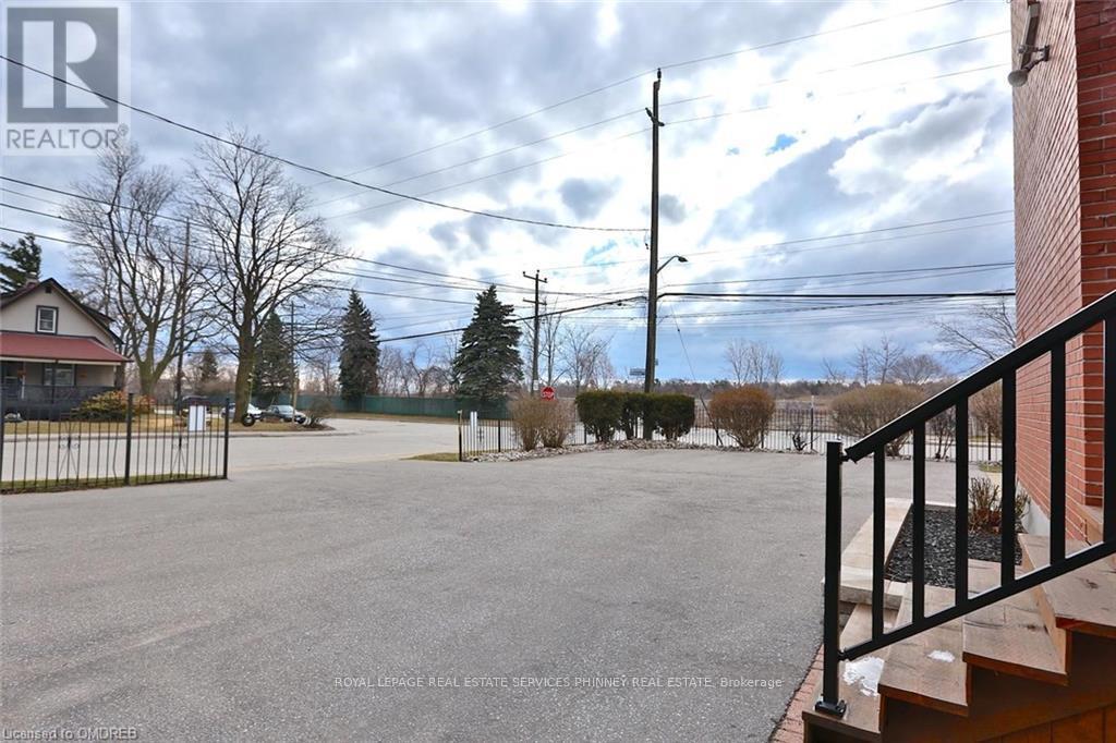 












15 MISSISSAUGA ROAD S

,
Mississauga,




Ontario
L5H2H5

