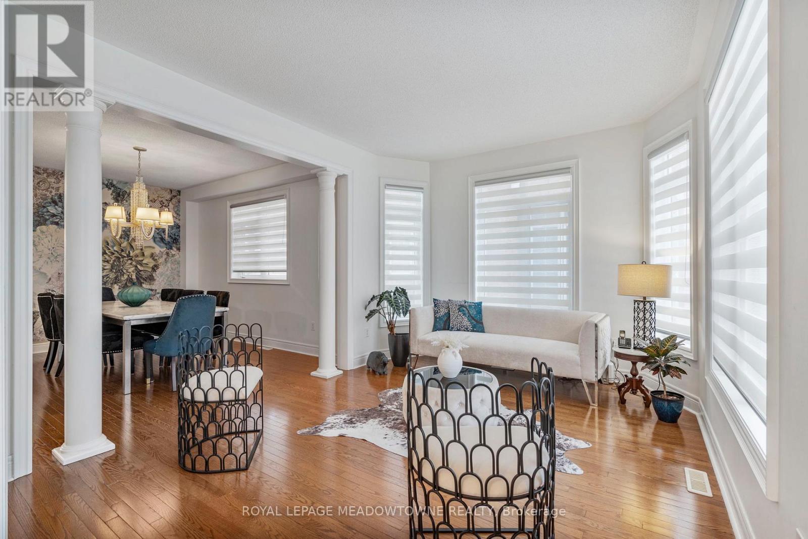 












33 NOVA SCOTIA ROAD

,
Brampton,




Ontario
L6Y5K6

