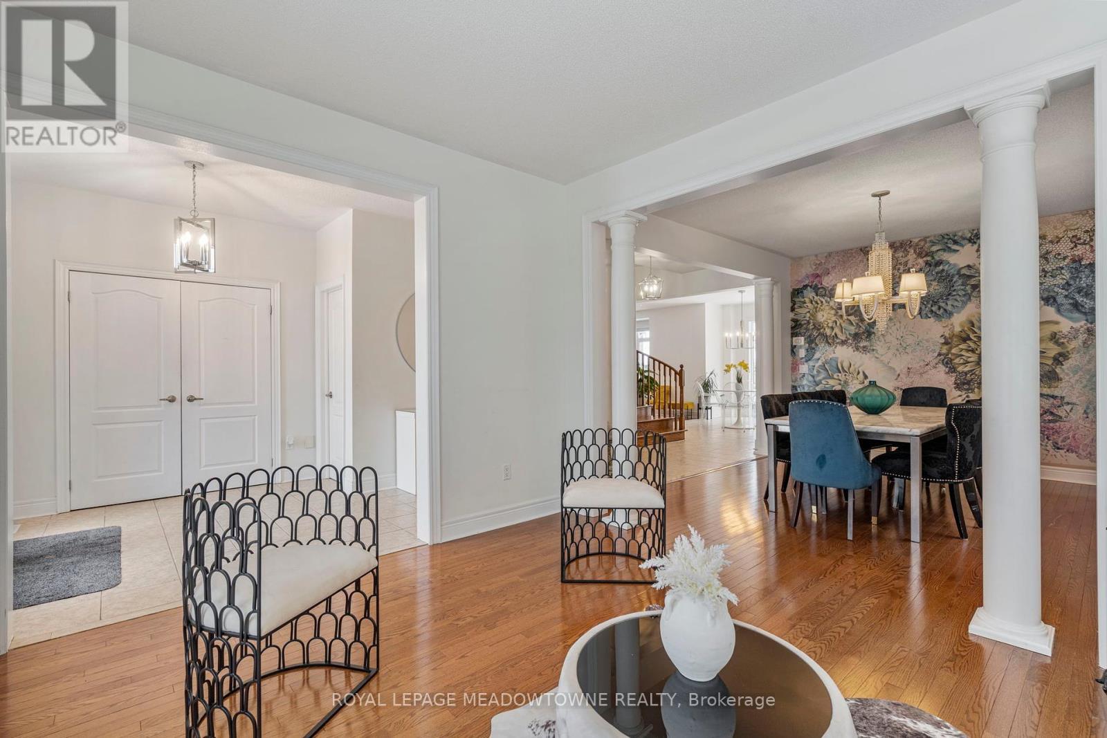 












33 NOVA SCOTIA ROAD

,
Brampton,




Ontario
L6Y5K6

