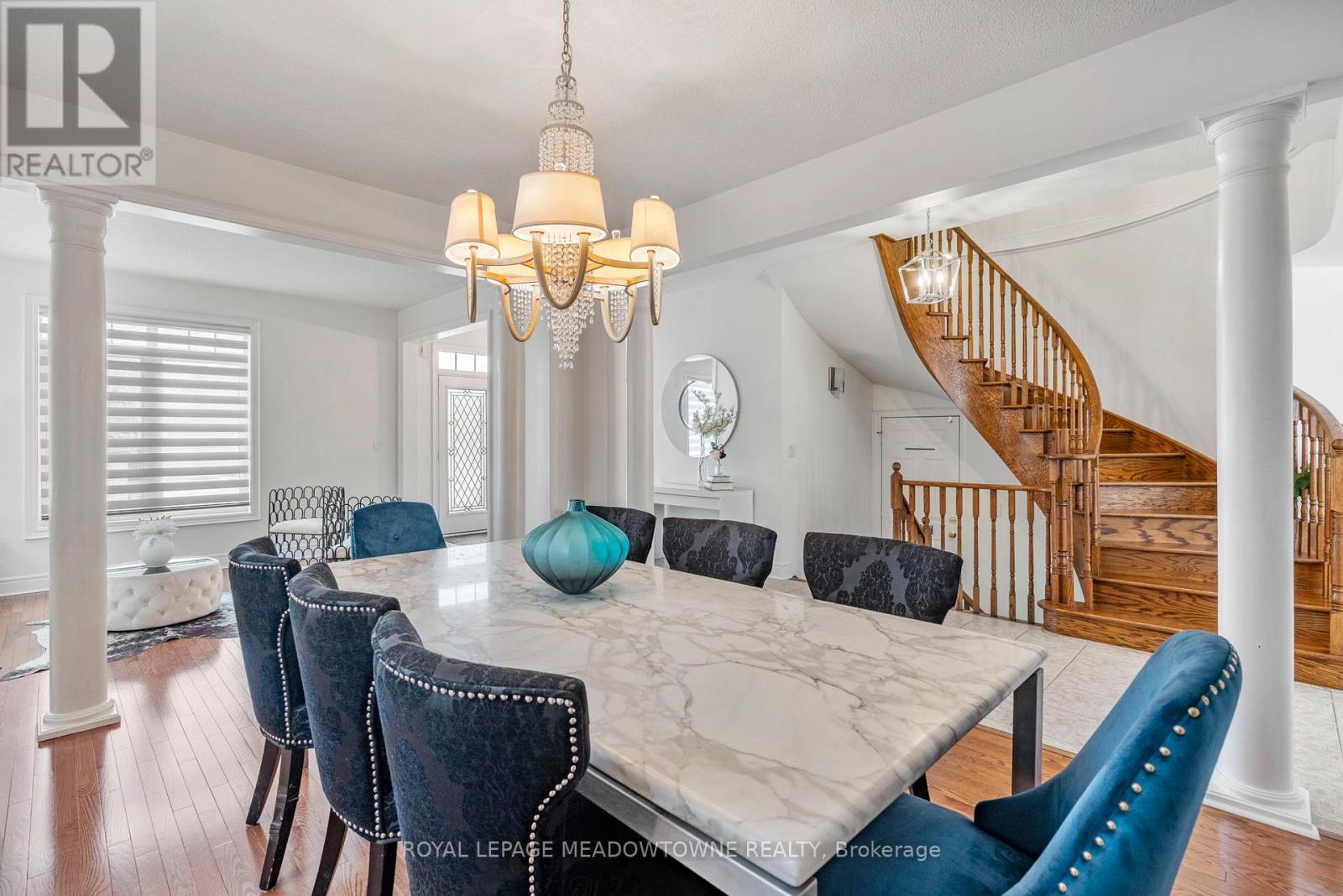 












33 NOVA SCOTIA ROAD

,
Brampton,




Ontario
L6Y5K6

