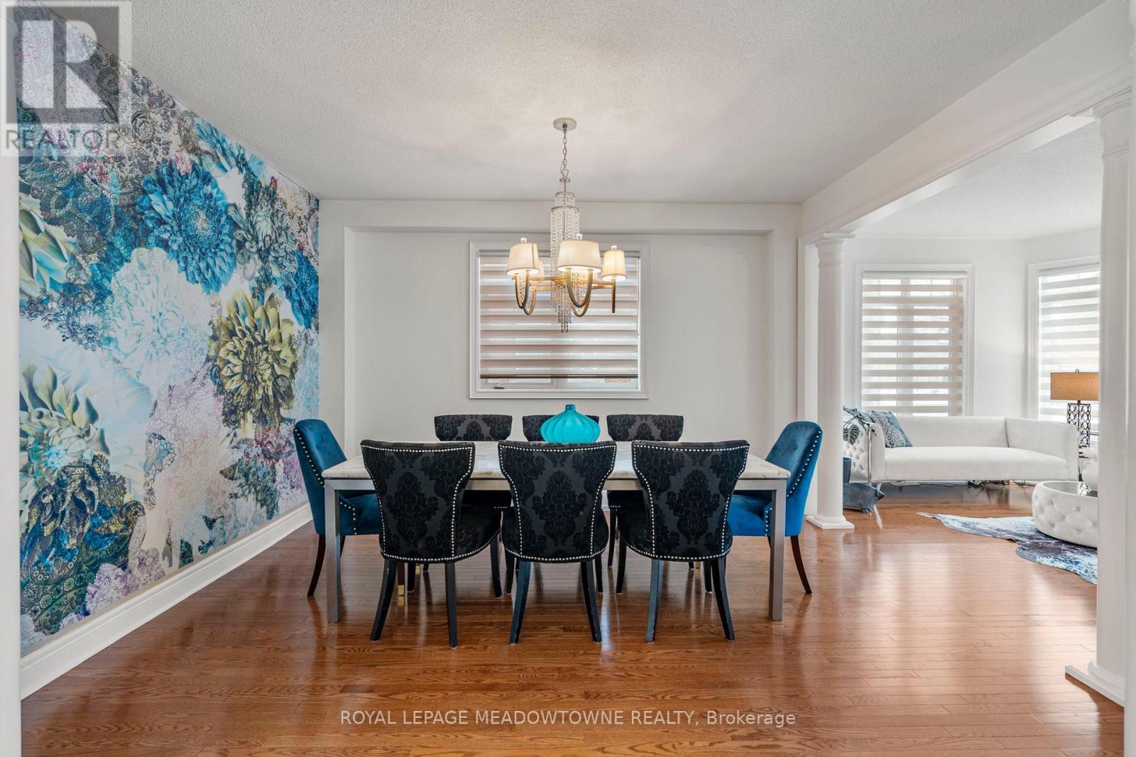 












33 NOVA SCOTIA ROAD

,
Brampton,




Ontario
L6Y5K6

