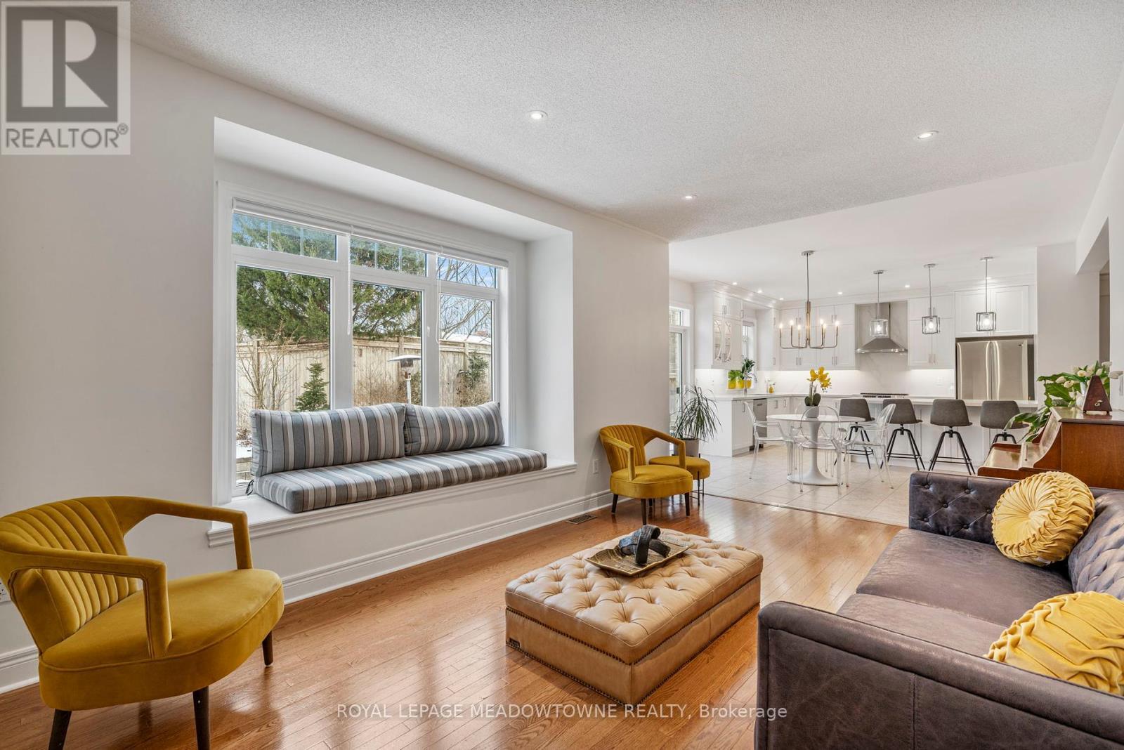 












33 NOVA SCOTIA ROAD

,
Brampton,




Ontario
L6Y5K6

