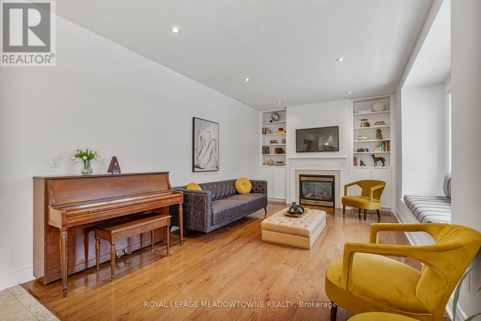 












33 NOVA SCOTIA ROAD

,
Brampton,




Ontario
L6Y5K6

