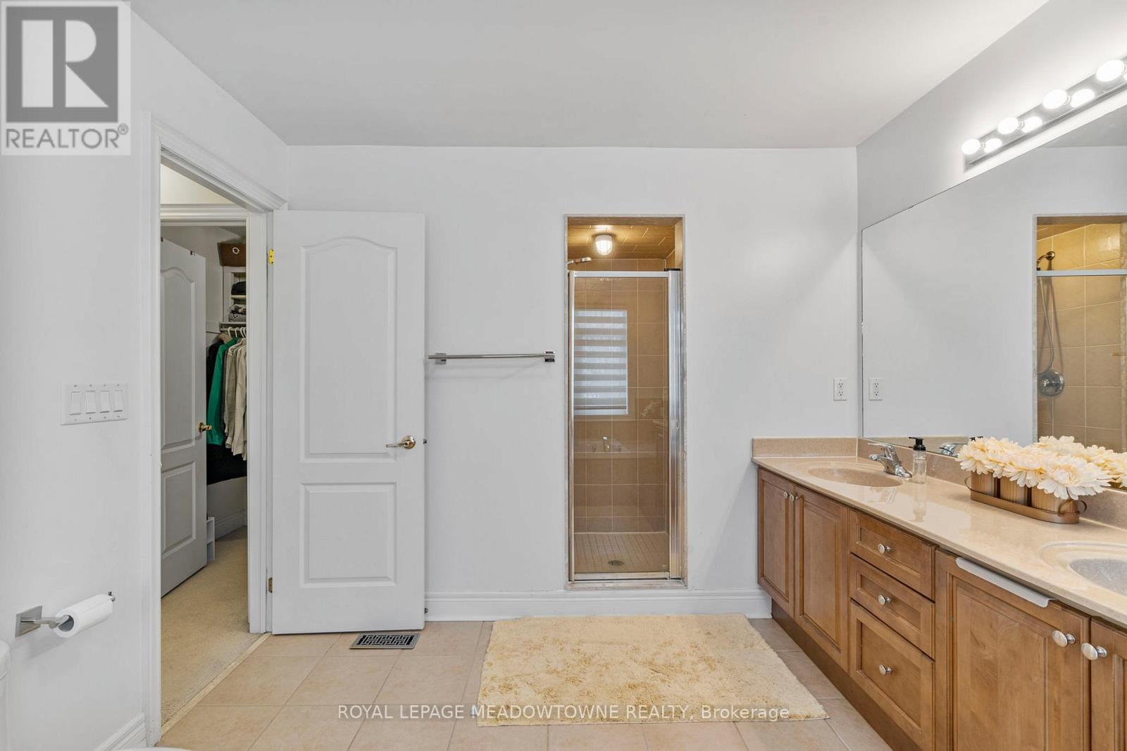 












33 NOVA SCOTIA ROAD

,
Brampton,




Ontario
L6Y5K6

