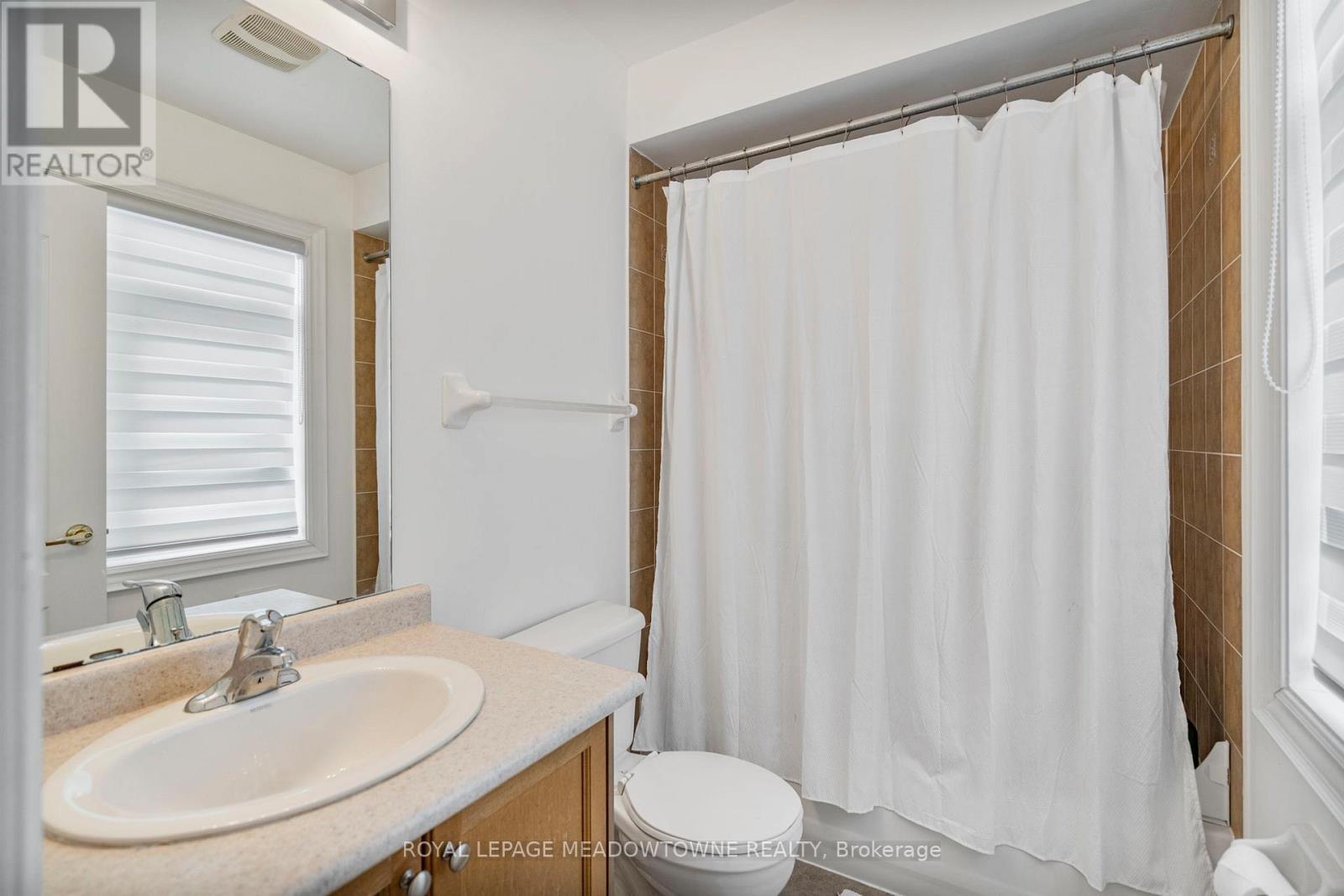 












33 NOVA SCOTIA ROAD

,
Brampton,




Ontario
L6Y5K6

