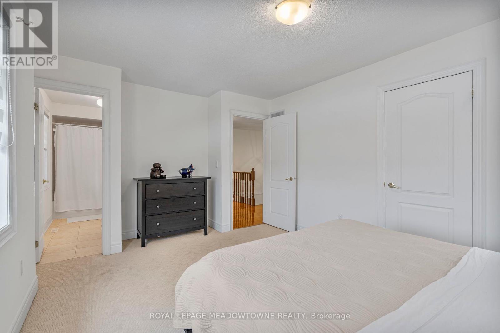 












33 NOVA SCOTIA ROAD

,
Brampton,




Ontario
L6Y5K6

