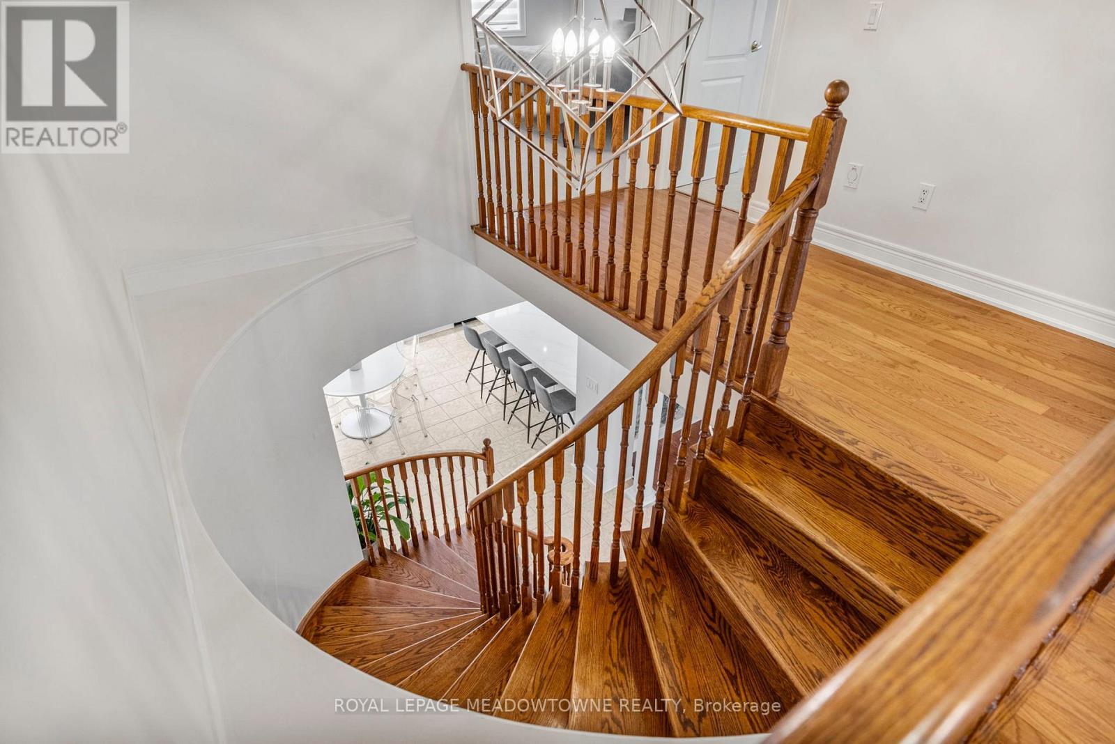 












33 NOVA SCOTIA ROAD

,
Brampton,




Ontario
L6Y5K6

