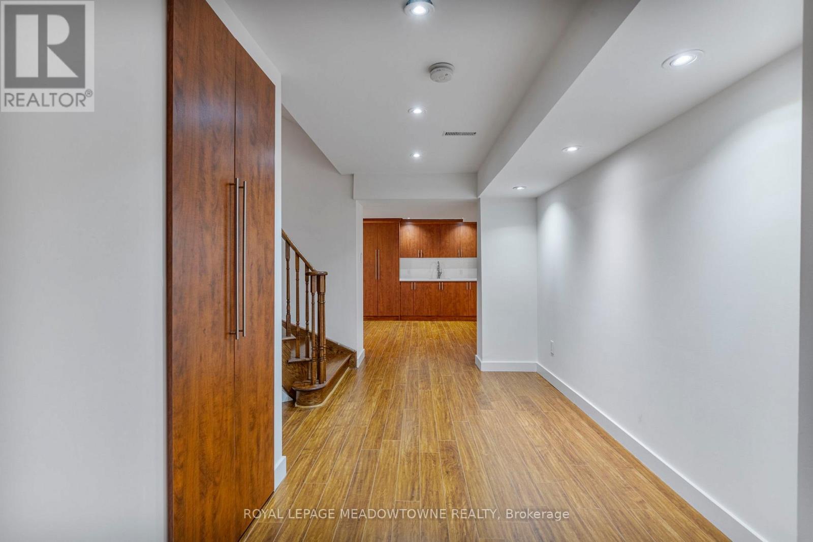 












33 NOVA SCOTIA ROAD

,
Brampton,




Ontario
L6Y5K6

