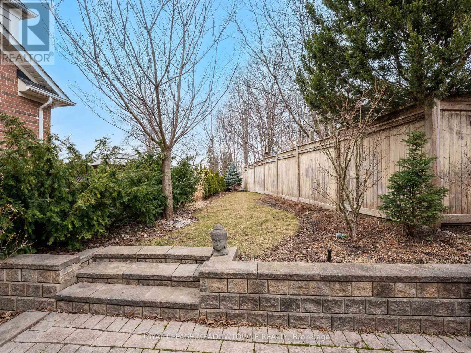 












33 NOVA SCOTIA ROAD

,
Brampton,




Ontario
L6Y5K6

