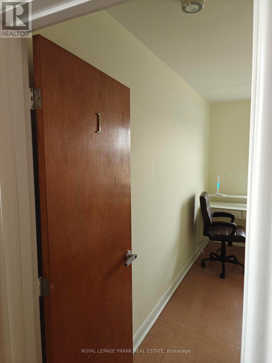 












ROOM #1 - 374 CENTRAL PARK BOULEVARD S

,
Oshawa (Central),




Ontario
L1H5X2

