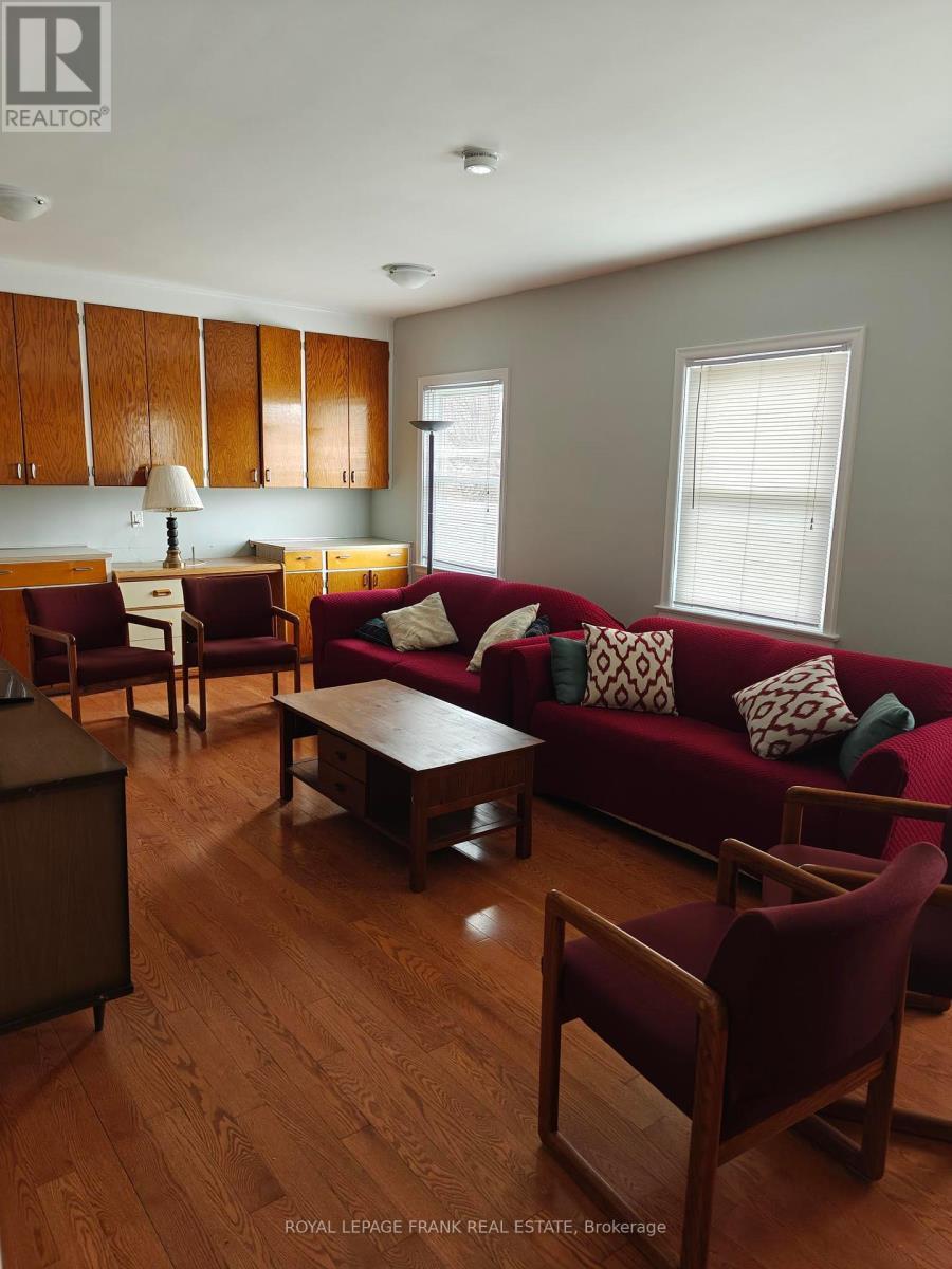 












ROOM #1 - 374 CENTRAL PARK BOULEVARD S

,
Oshawa (Central),




Ontario
L1H5X2

