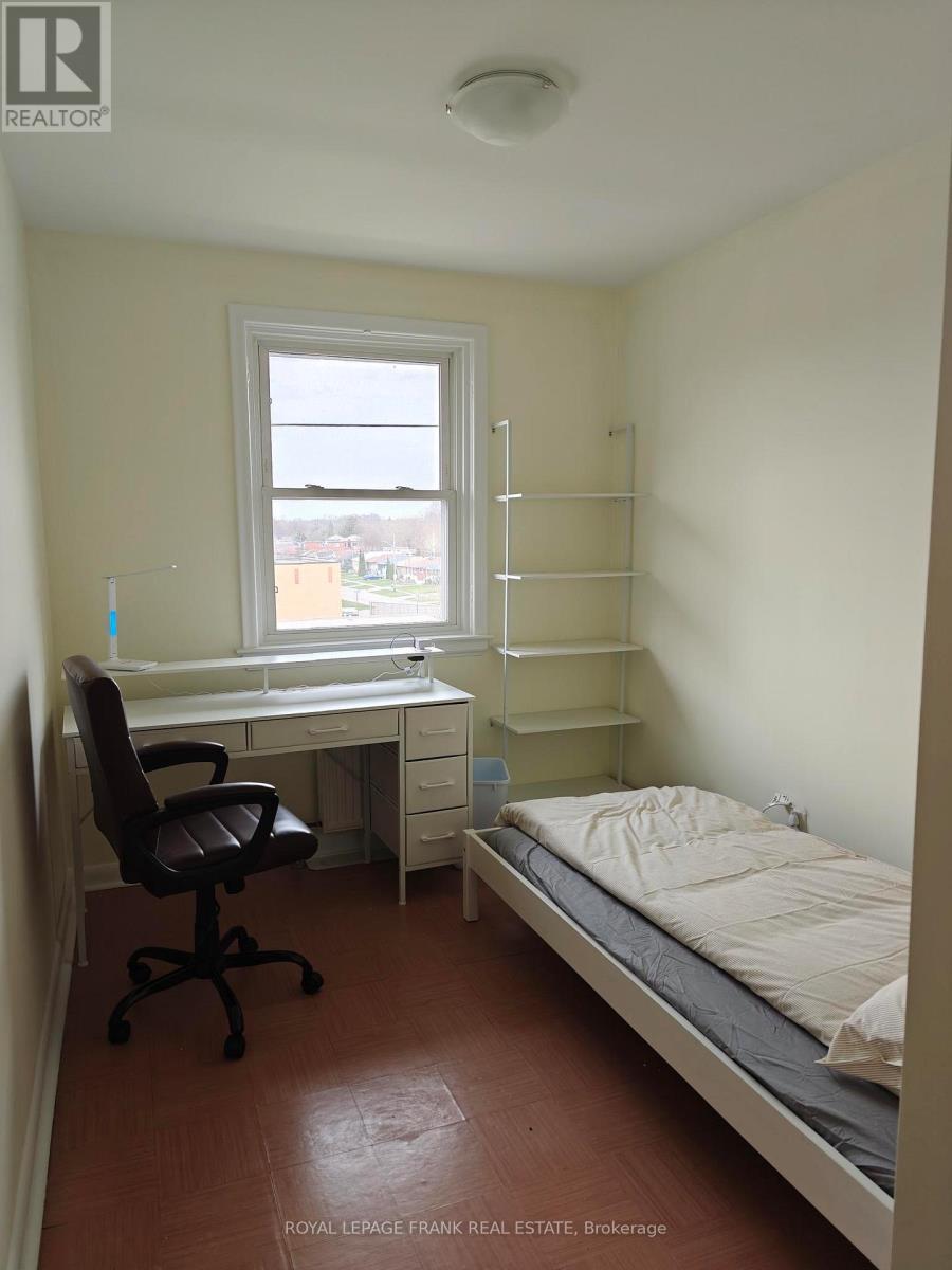 












#2 - 374 CENTRAL PARK BOULEVARD S

,
Oshawa (Central),




Ontario
L1H5X2


