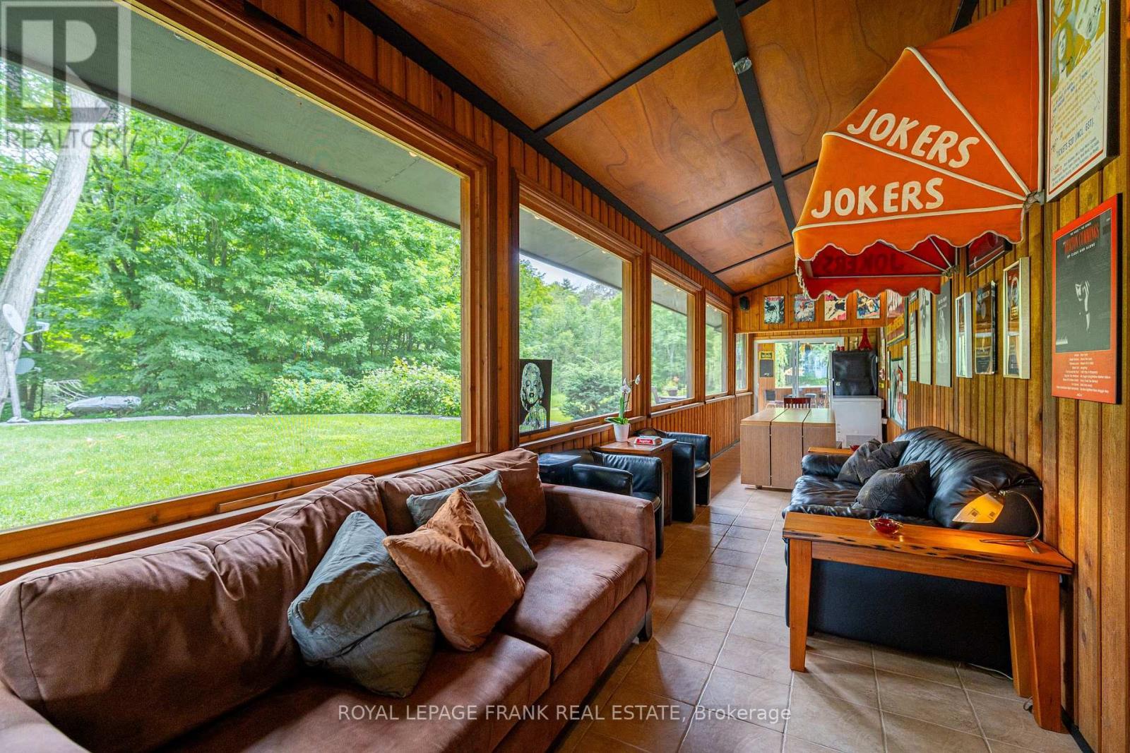












1329 TRAPPERS LANE

,
Douro-Dummer,




Ontario
K0L2H0

