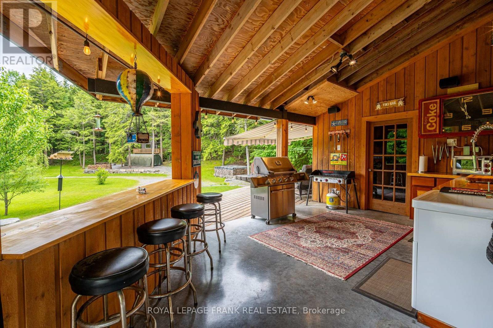 












1329 TRAPPERS LANE

,
Douro-Dummer,




Ontario
K0L2H0

