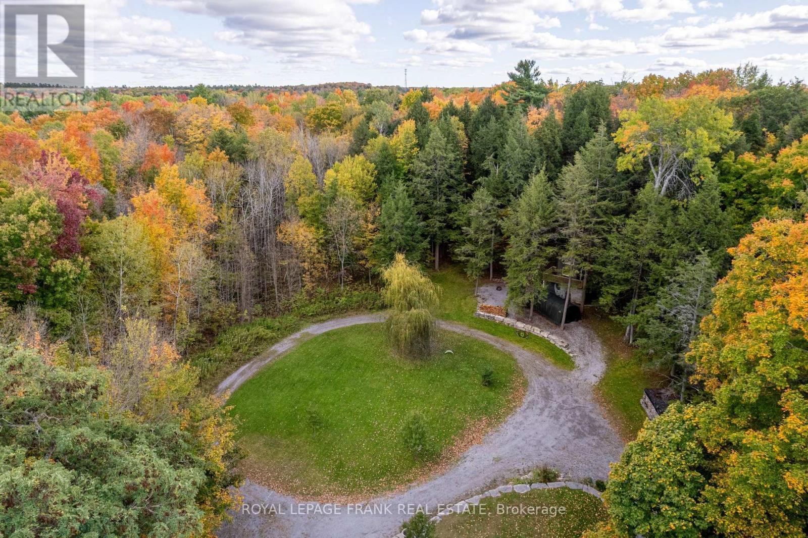 












1329 TRAPPERS LANE

,
Douro-Dummer,




Ontario
K0L2H0

