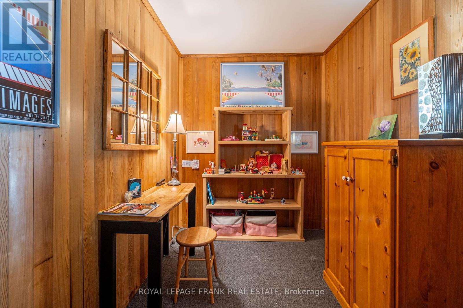 












1329 TRAPPERS LANE

,
Douro-Dummer,




Ontario
K0L2H0


