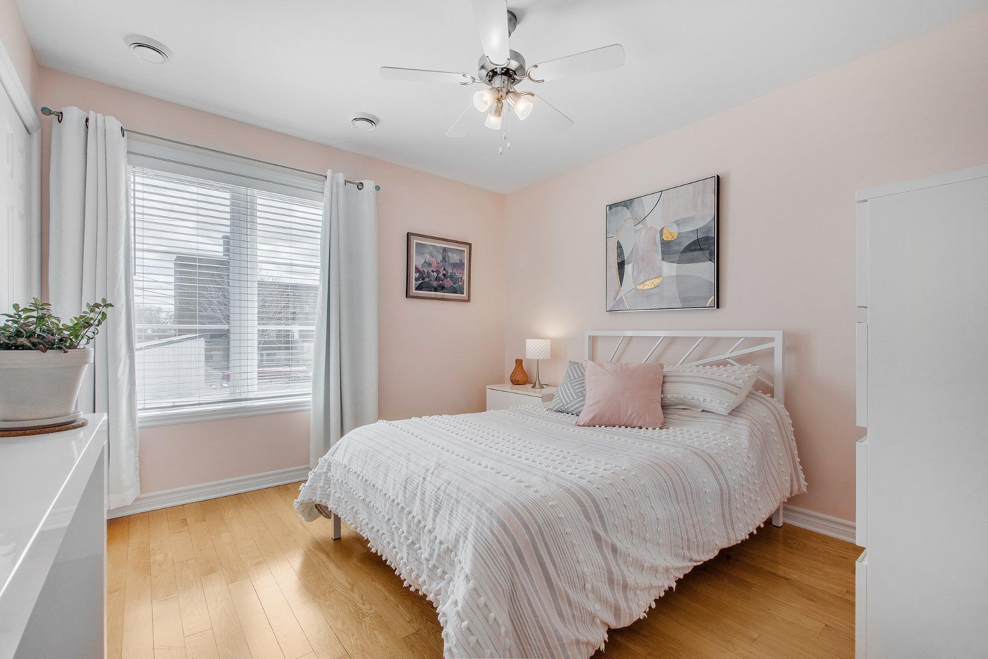 









575


Rue St-Pierre

,
Terrebonne (Terrebonne),




QC
J6W1C5

