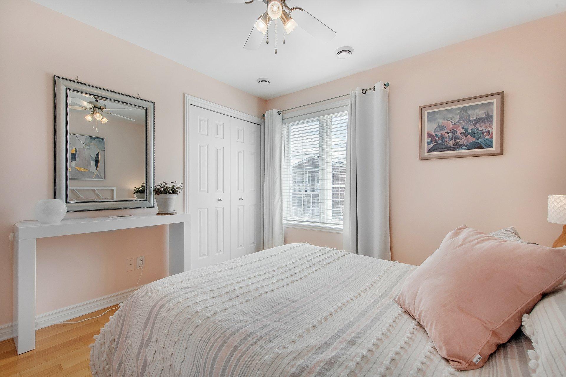 









575


Rue St-Pierre

,
Terrebonne (Terrebonne),




QC
J6W1C5

