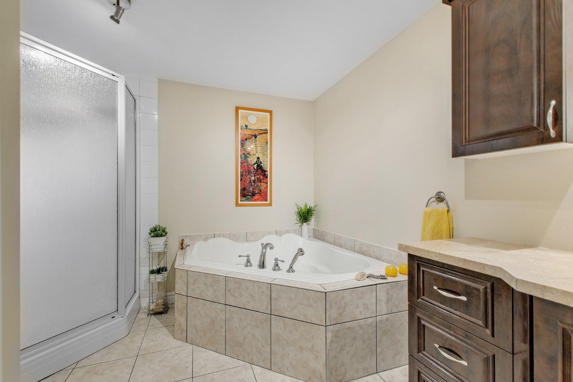 









575


Rue St-Pierre

,
Terrebonne (Terrebonne),




QC
J6W1C5

