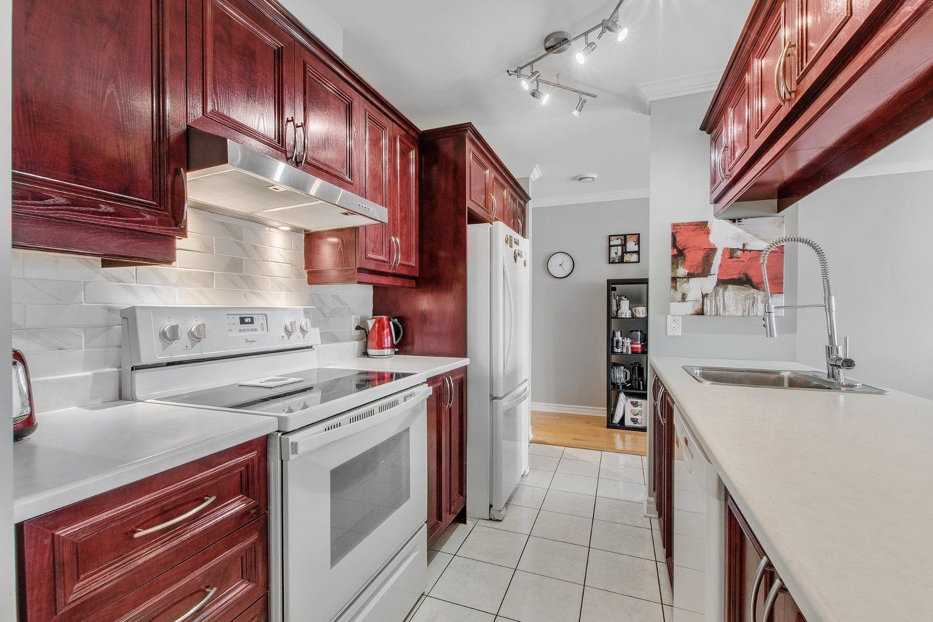 









575


Rue St-Pierre

,
Terrebonne (Terrebonne),




QC
J6W1C5

