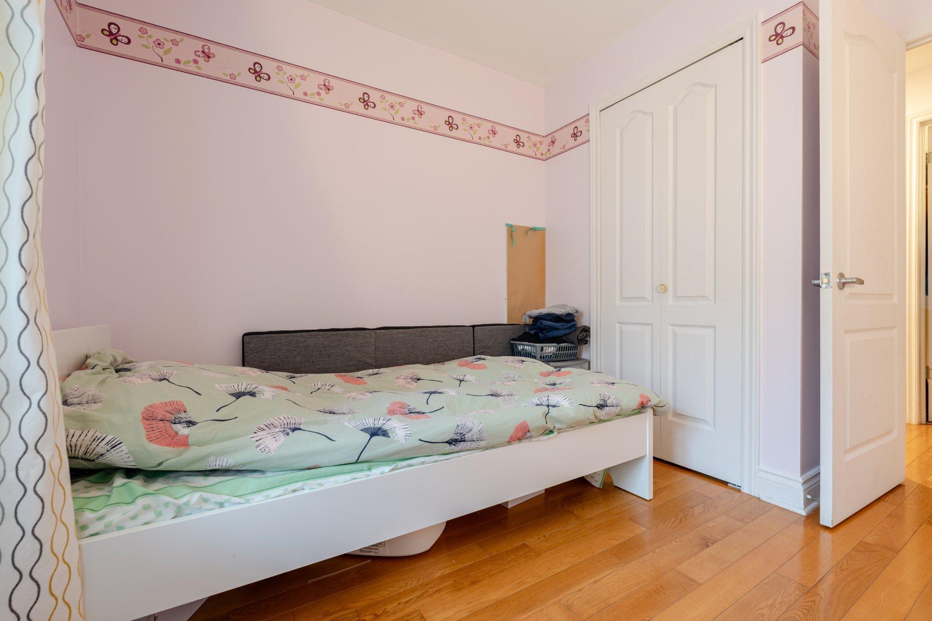 









995


Rue Jules-Poitras

, 308,
Montréal (Saint-Laurent),




QC
H4N3M2

