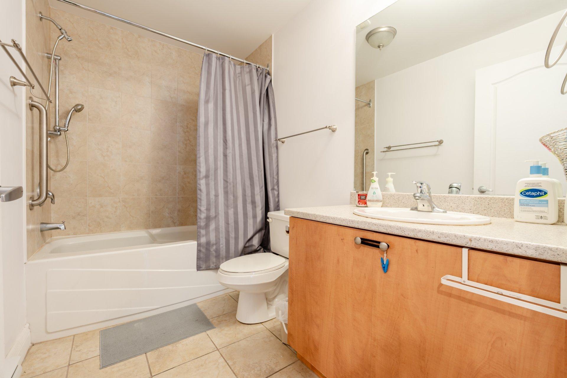 









995


Rue Jules-Poitras

, 308,
Montréal (Saint-Laurent),




QC
H4N3M2

