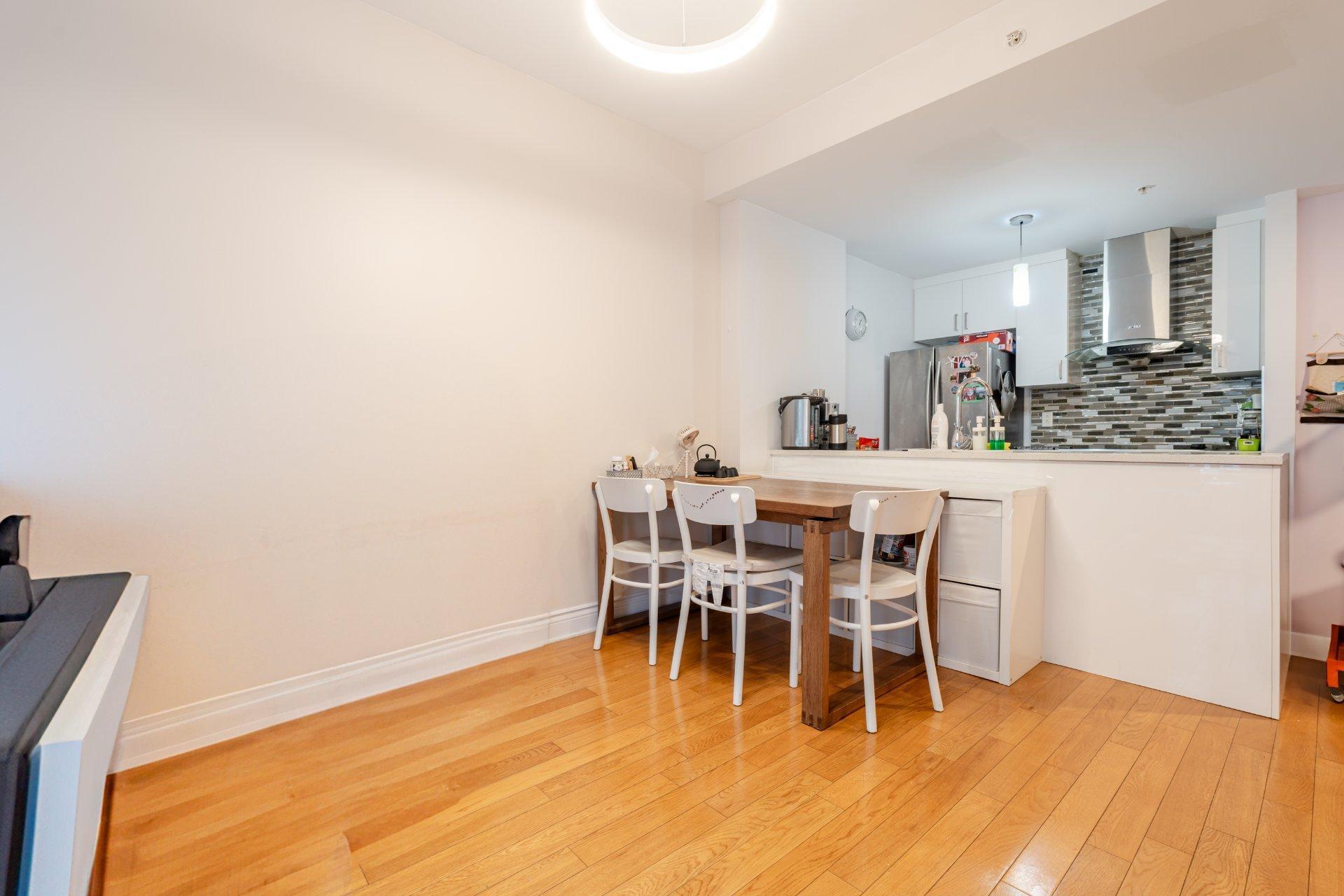 









995


Rue Jules-Poitras

, 308,
Montréal (Saint-Laurent),




QC
H4N3M2

