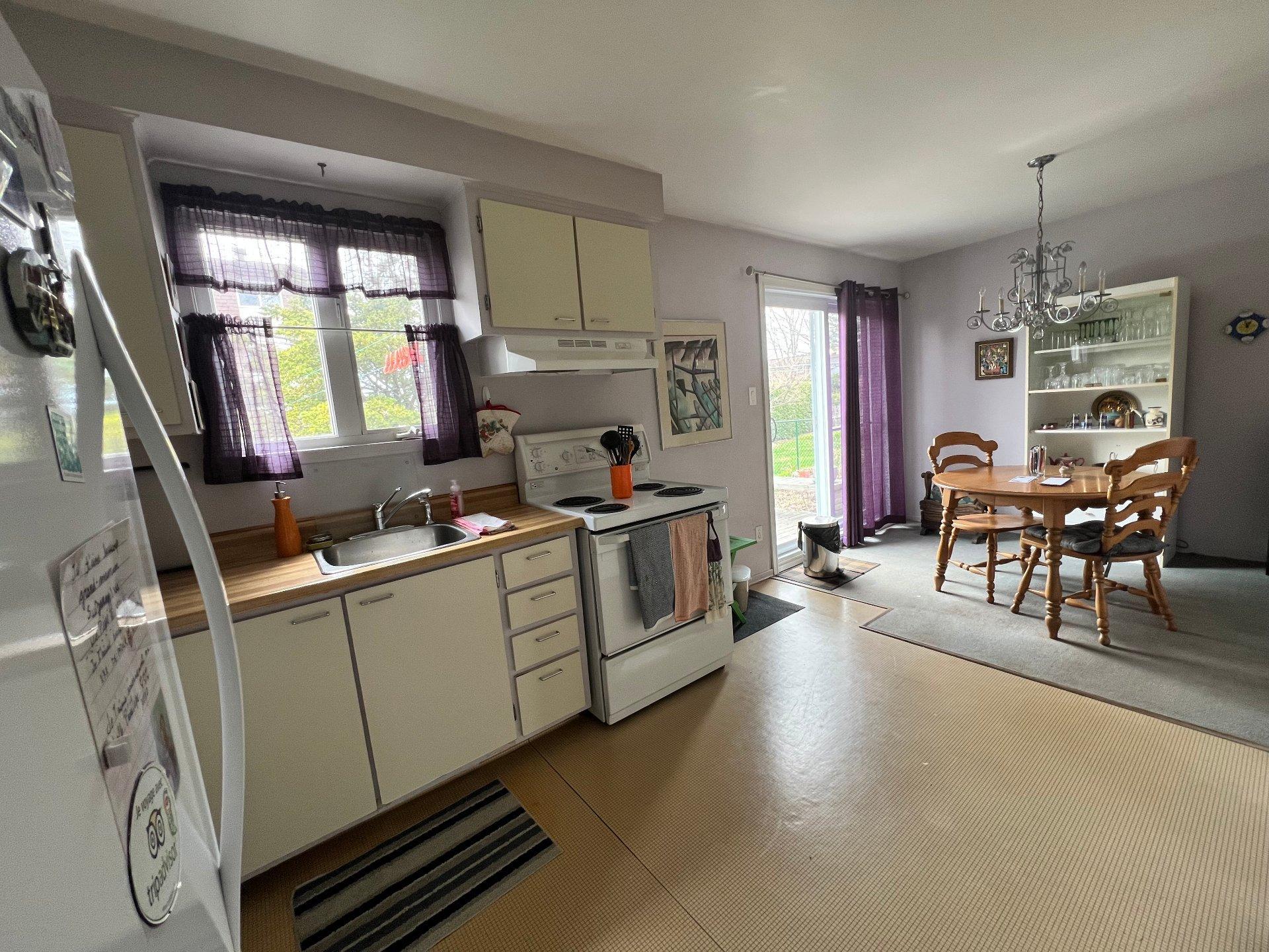 









1151


Rue De Meulles

,
Saint-Bruno-de-Montarville,




QC
J3V3A4


