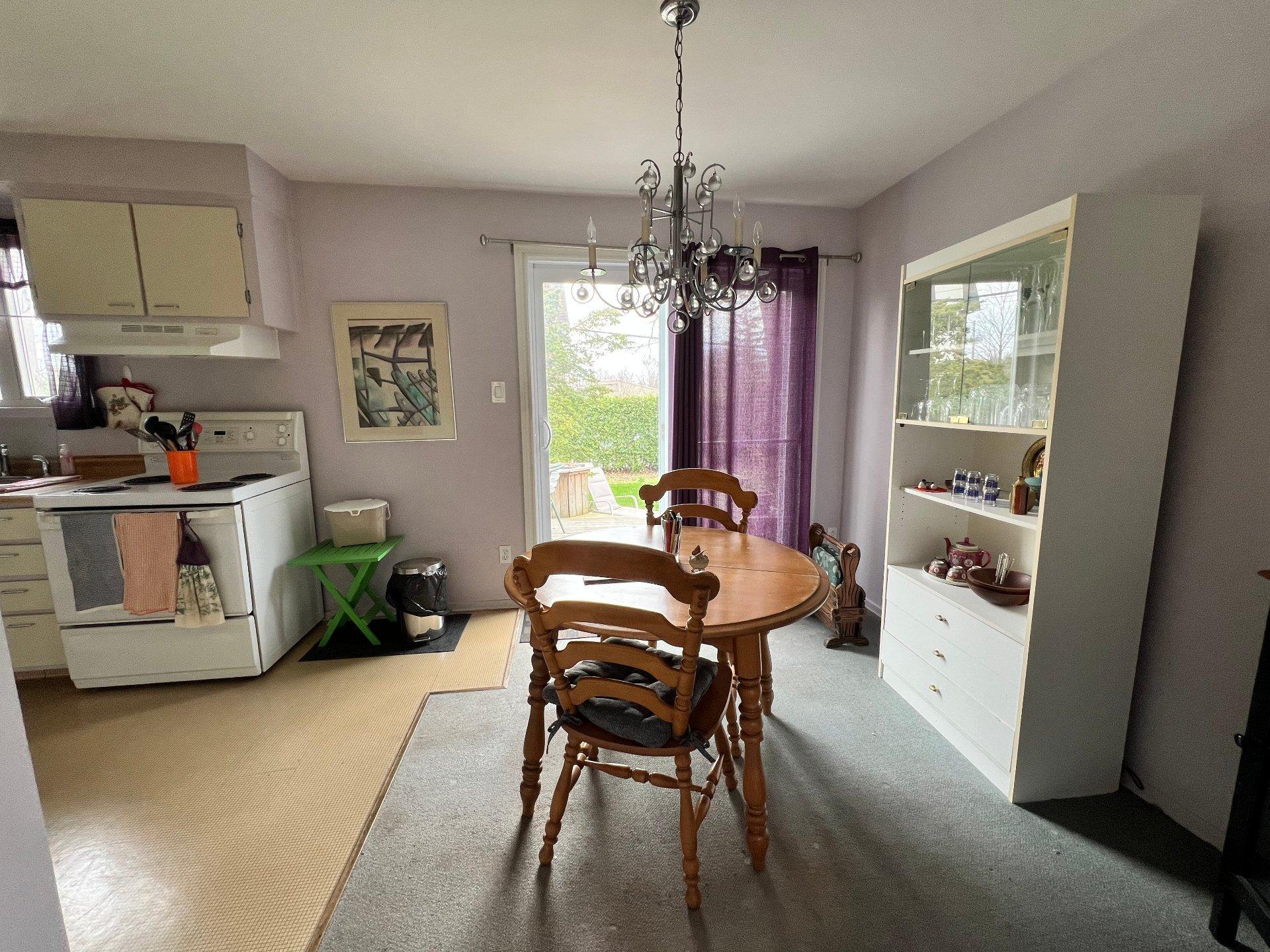 









1151


Rue De Meulles

,
Saint-Bruno-de-Montarville,




QC
J3V3A4

