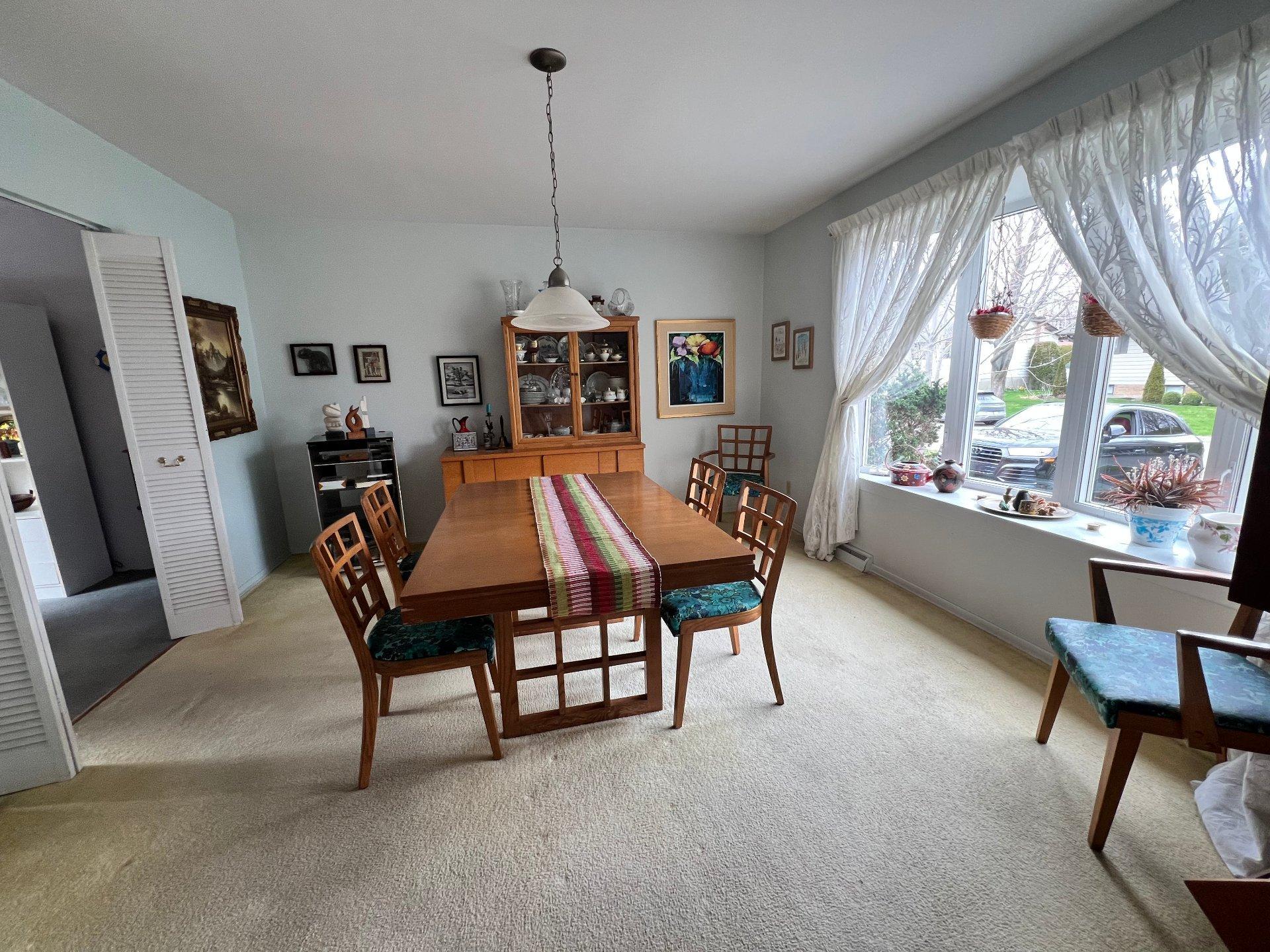 









1151


Rue De Meulles

,
Saint-Bruno-de-Montarville,




QC
J3V3A4

