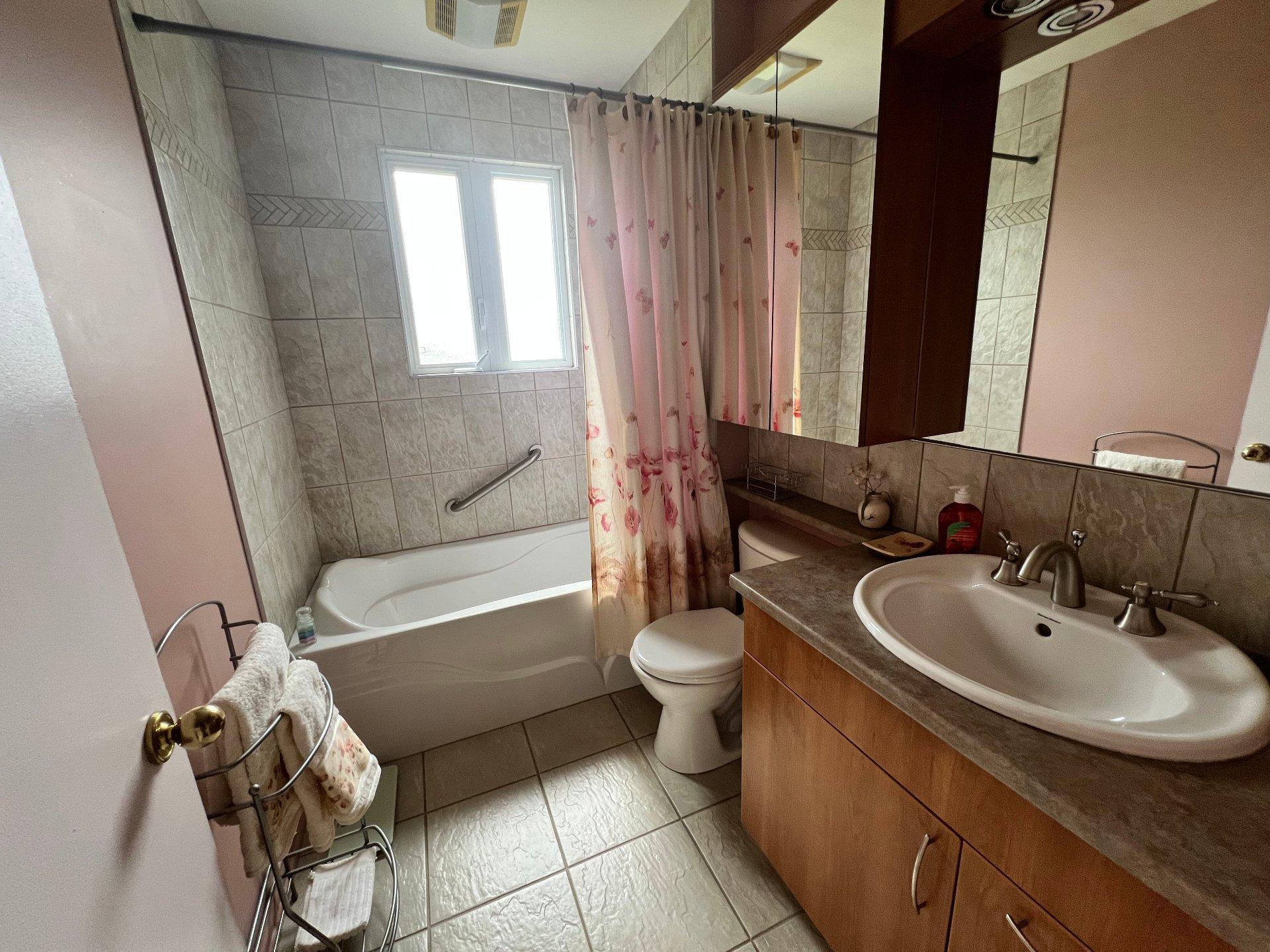 









1151


Rue De Meulles

,
Saint-Bruno-de-Montarville,




QC
J3V3A4

