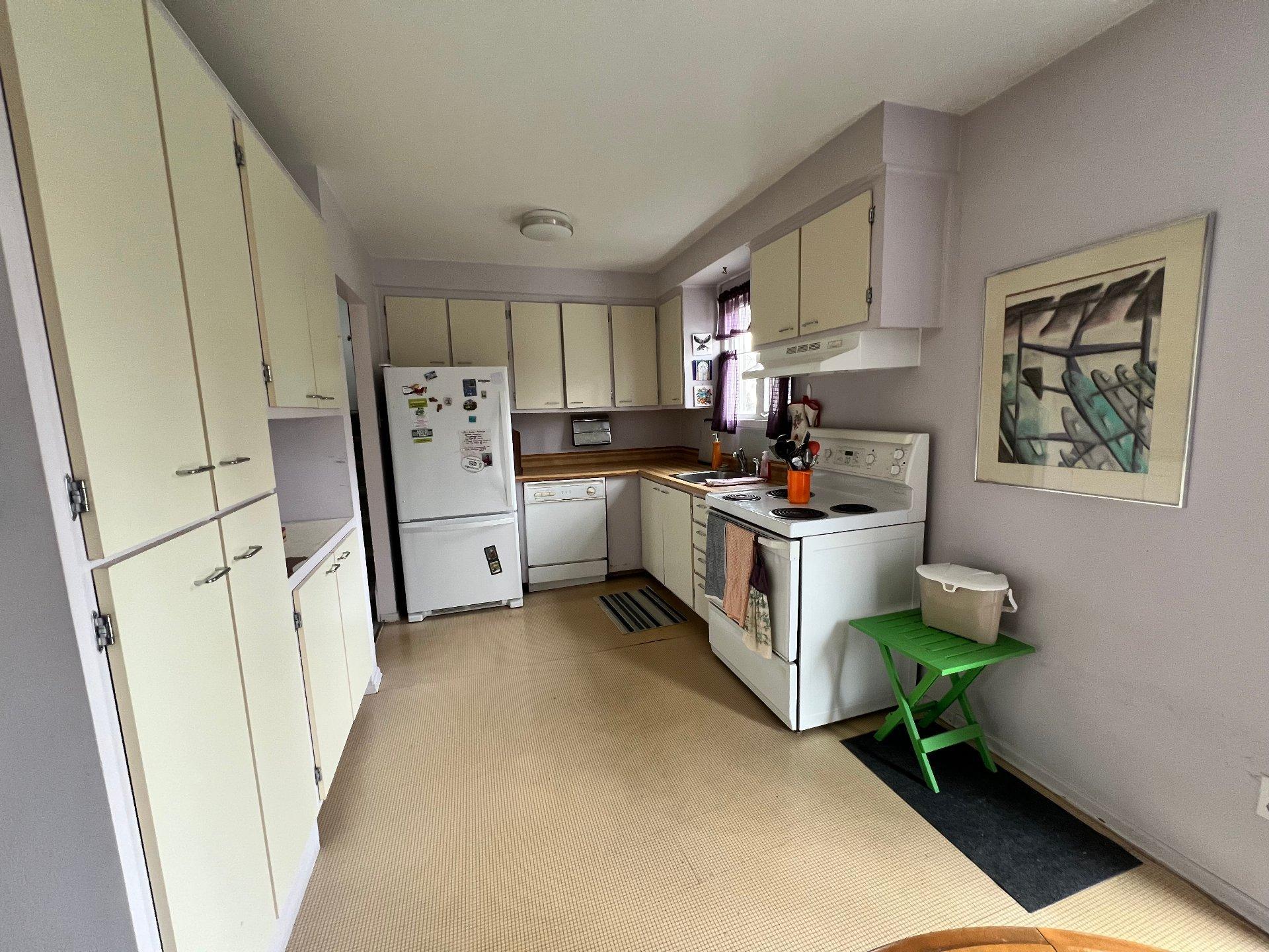 









1151


Rue De Meulles

,
Saint-Bruno-de-Montarville,




QC
J3V3A4

