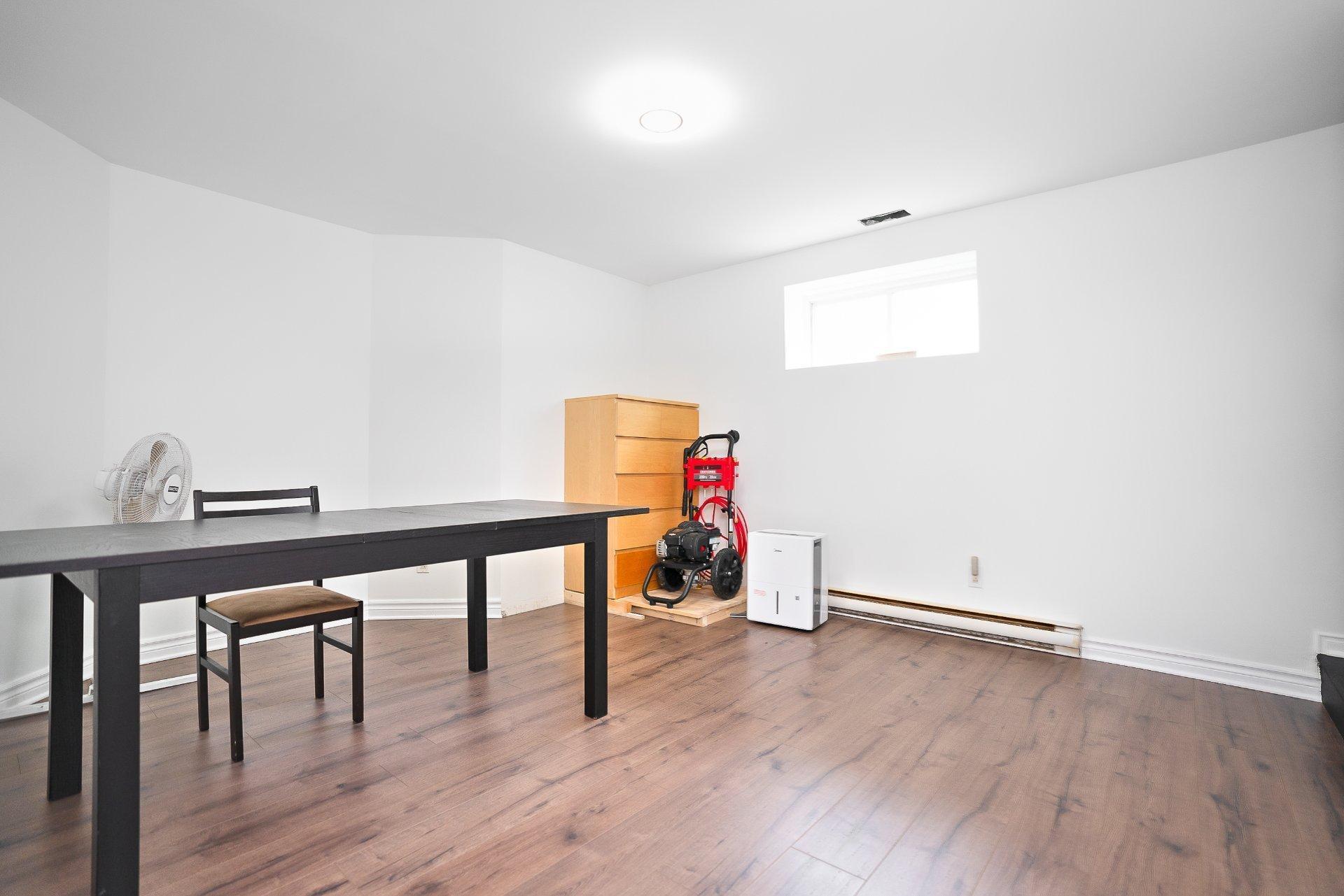 









9040


Boul. Marie-Victorin

,
Brossard,




QC
J4S1A3


