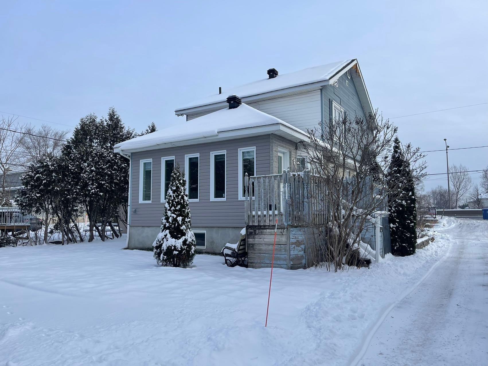 









9040


Boul. Marie-Victorin

,
Brossard,




QC
J4S1A3

