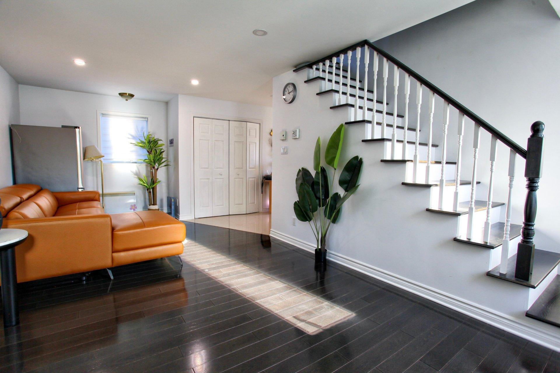 









9040


Boul. Marie-Victorin

,
Brossard,




QC
J4S1A3

