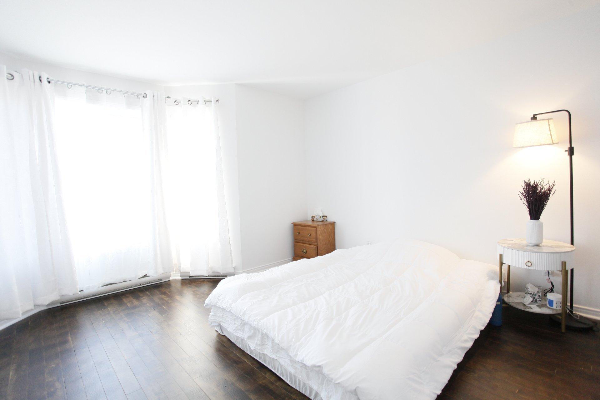 









9040


Boul. Marie-Victorin

,
Brossard,




QC
J4S1A3

