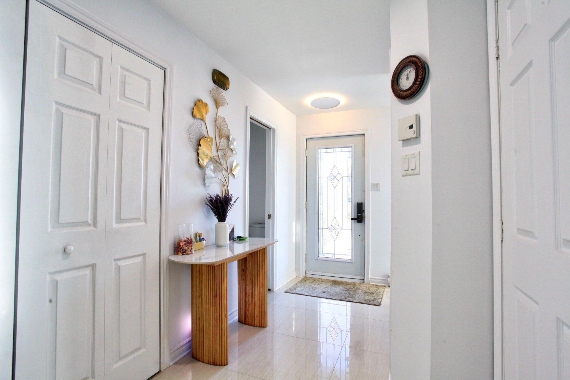 









9040


Boul. Marie-Victorin

,
Brossard,




QC
J4S1A3


