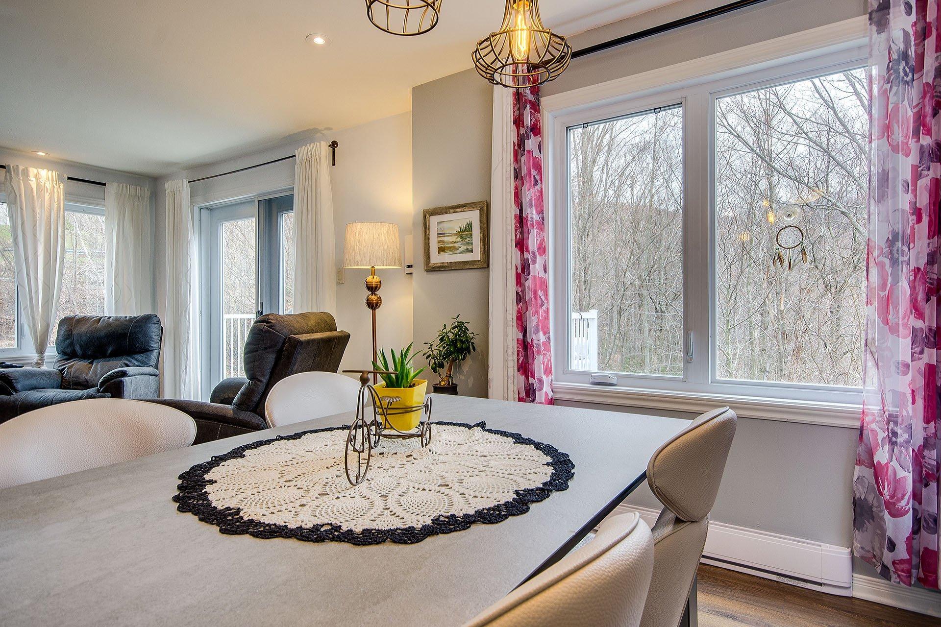 









575


Ch. Réal

, 409,
Sutton,




QC
J0E2K0

