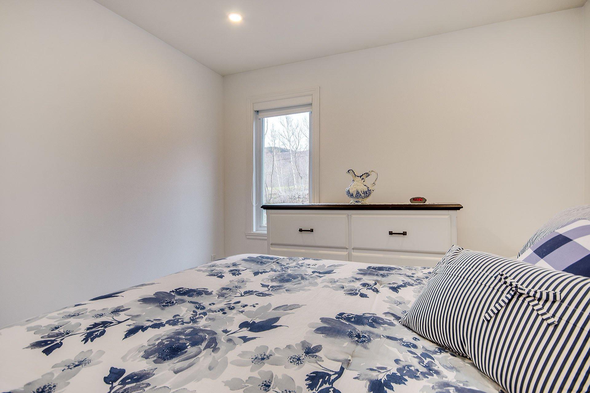 









575


Ch. Réal

, 409,
Sutton,




QC
J0E2K0

