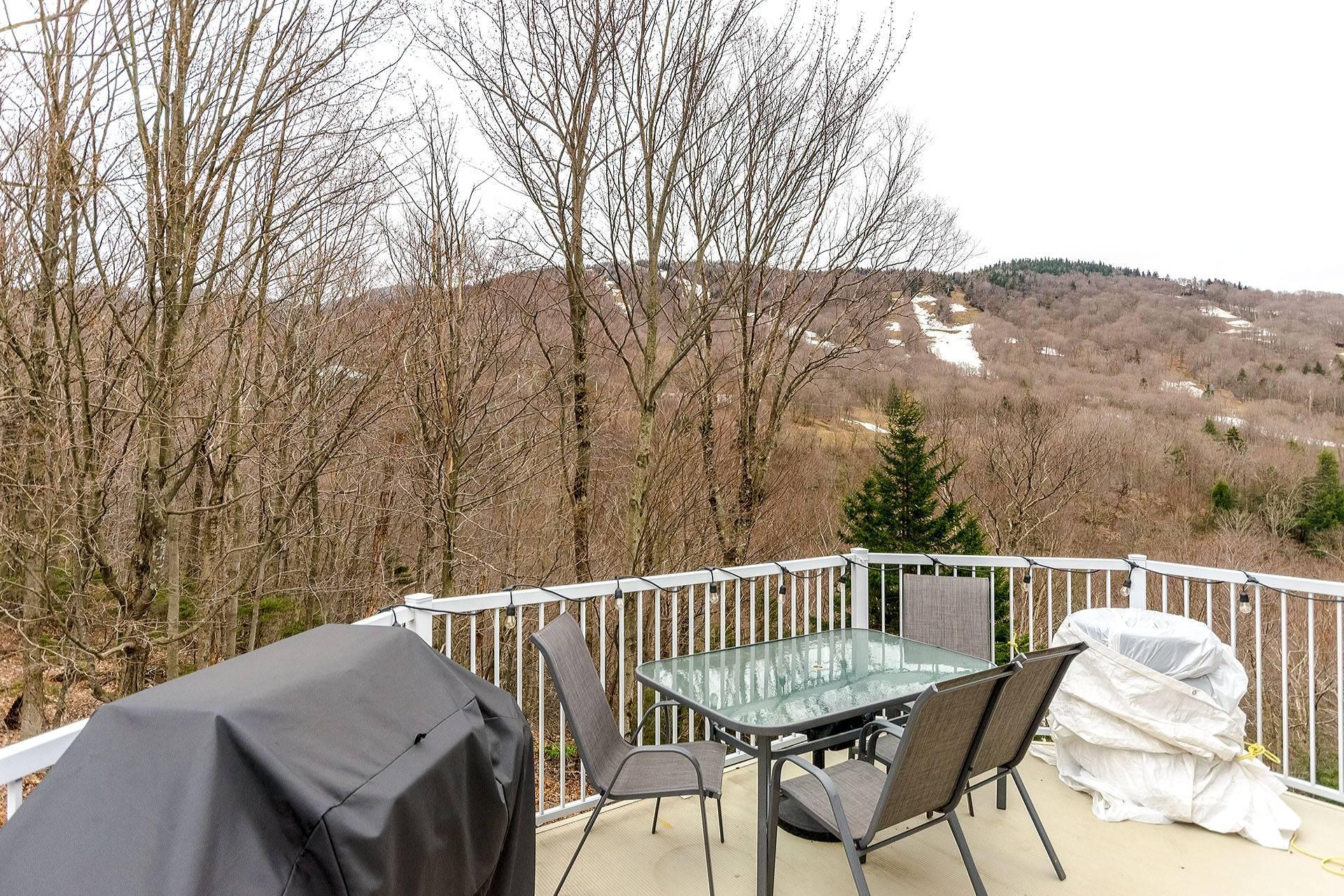 









575


Ch. Réal

, 409,
Sutton,




QC
J0E2K0

