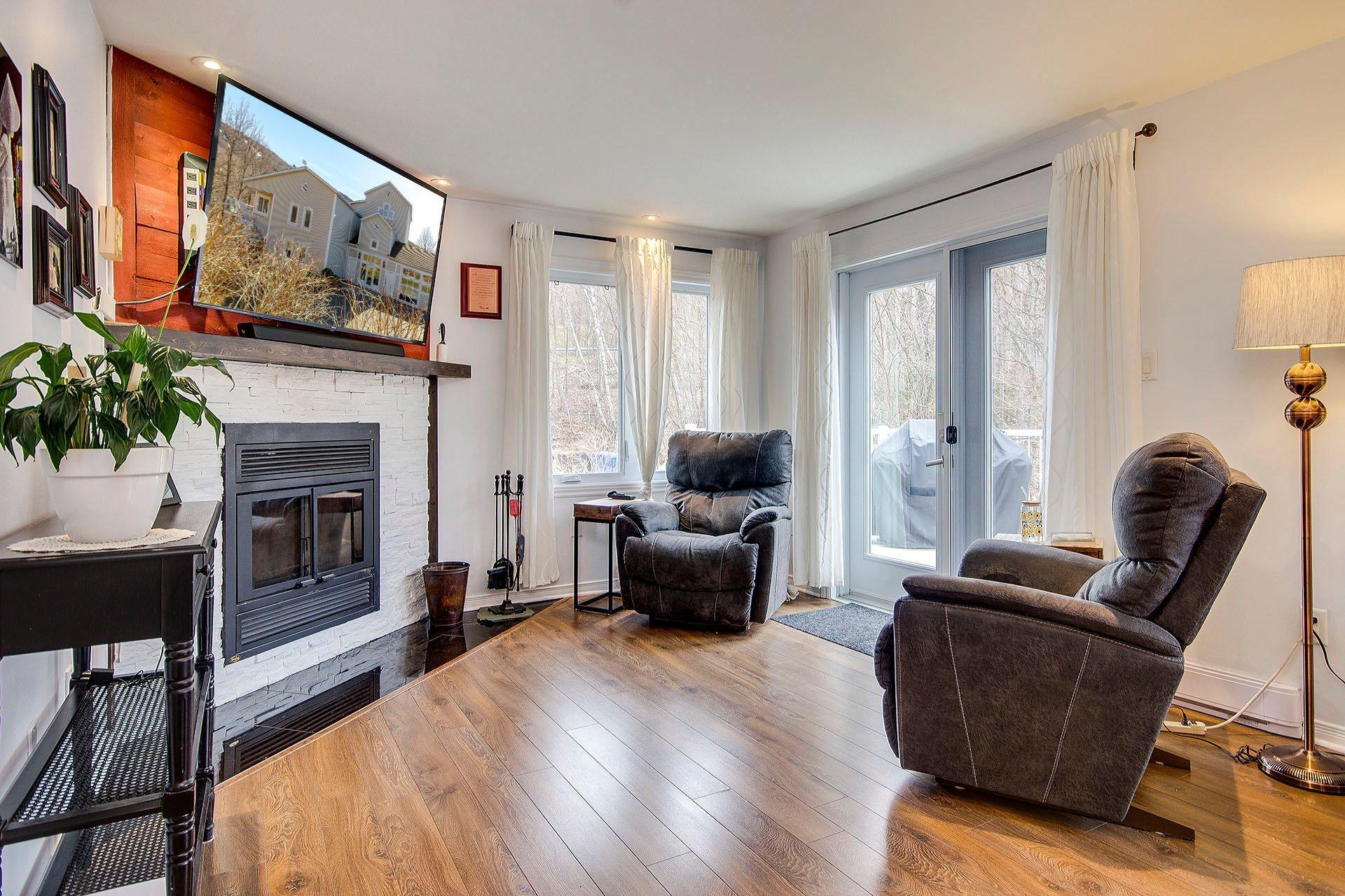 









575


Ch. Réal

, 409,
Sutton,




QC
J0E2K0

