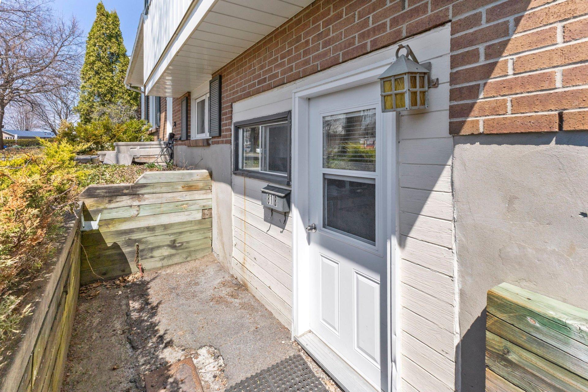 









81


Rue Bocage

,
Gatineau (Gatineau),




QC
J8T7W5


